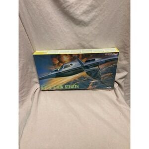 DML Dragon 2007 B-2 & F-117A Stealth Model Aircraft Kit 1:200 Sealed Parts New